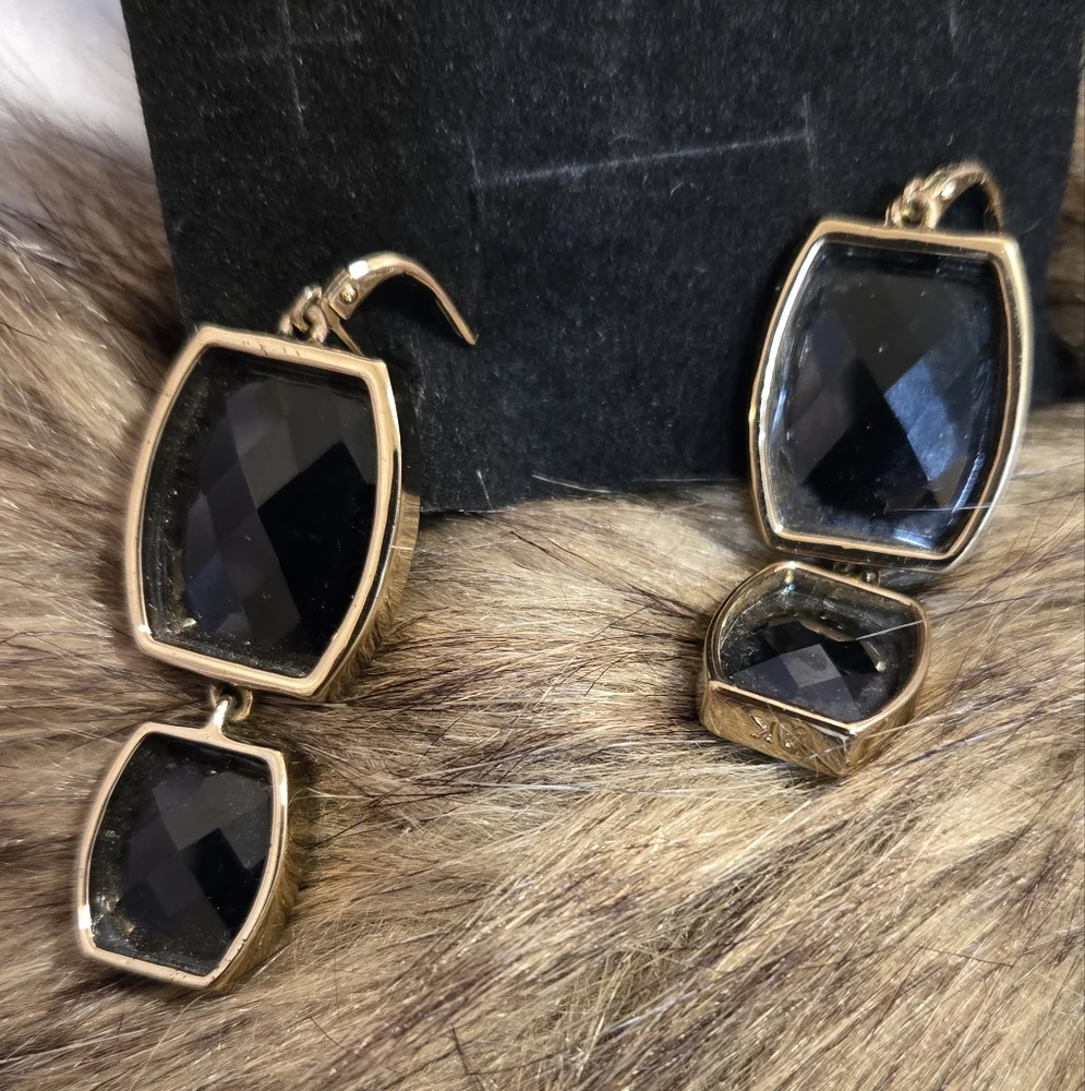 Elegant Geometric Shaped Gold and Black Drop Pierced Earrings